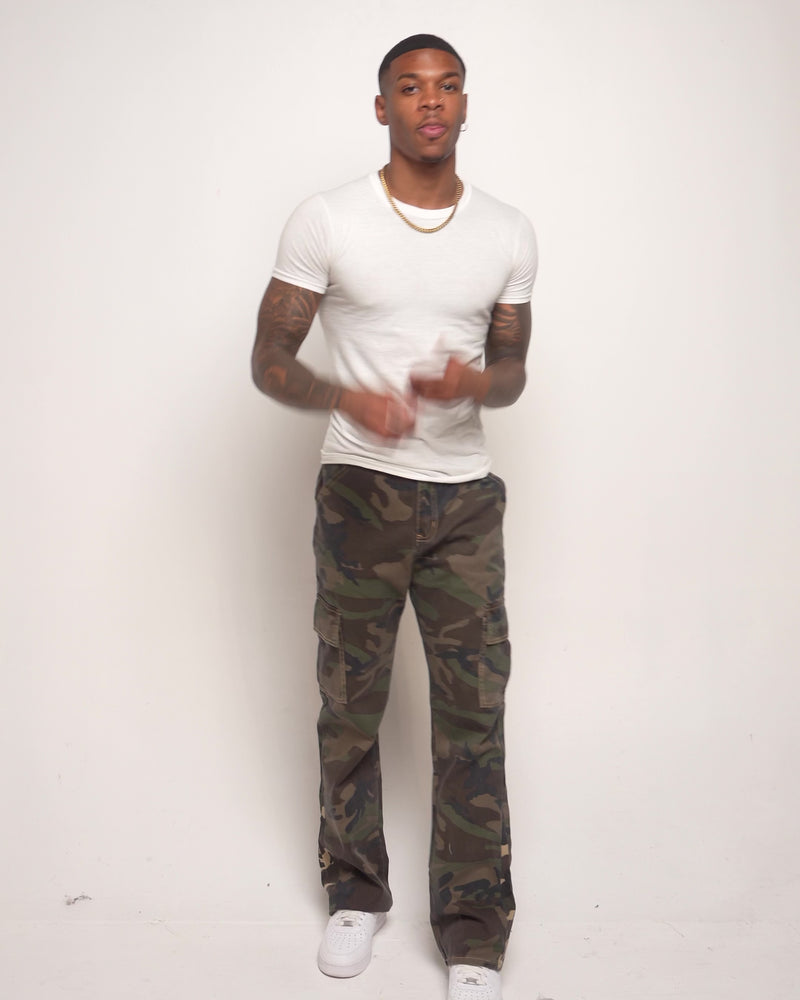 ALBUS FLARED CAMO CARGO PANTS - video with sound